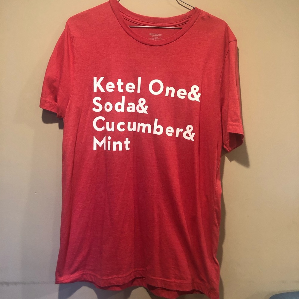 (L) Kettle One red t-shirt